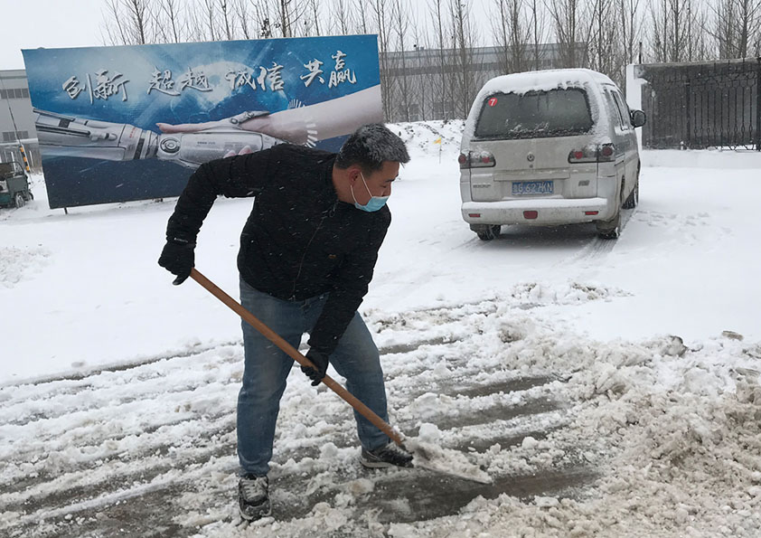 博陽機(jī)械：冬日掃雪、天寒暖人心